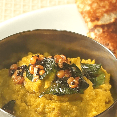 A delicious chutney or Dip made with Carrots and garlic. Gluten Free + vegan chutney to serve with any South Indian Breakfast or steamed rice.