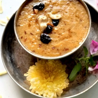 Akkaravadisal is a traditional Tambrahm Milk + Rice + Jaggery Pudding made for Margazhi and Aadi months of the Hindu calendar as an offering to the Lord.