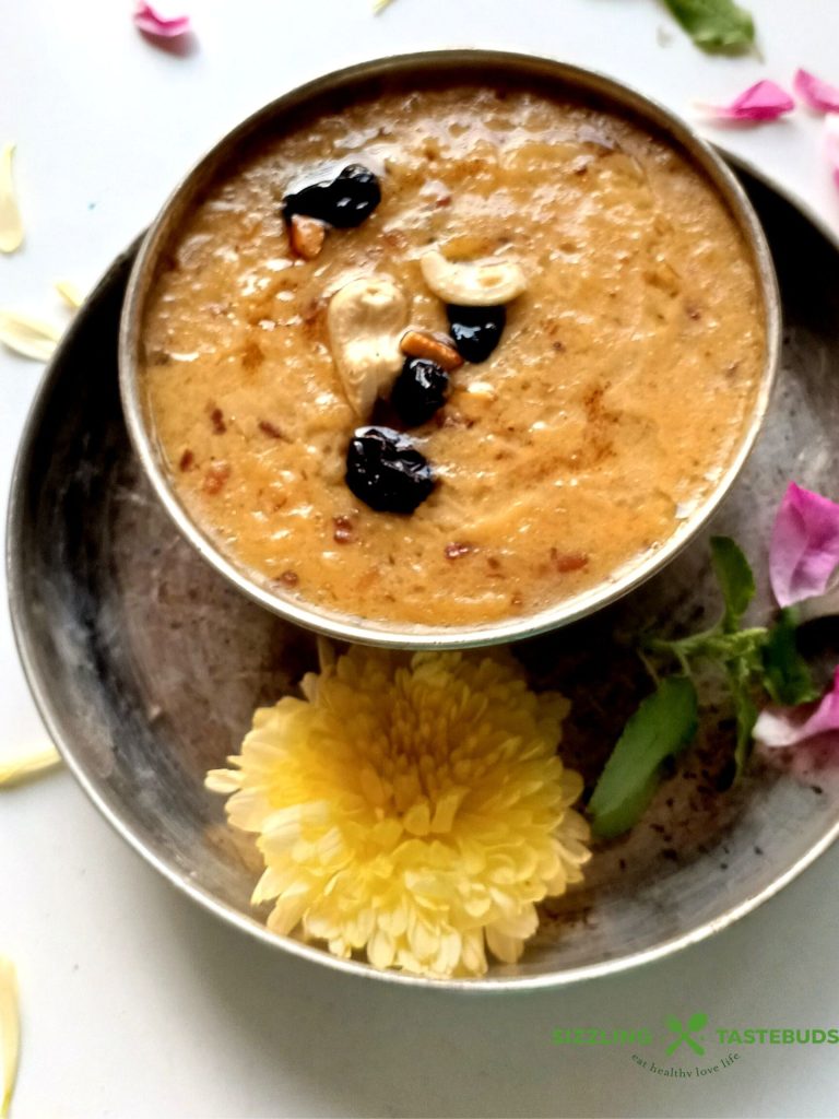 Akkaravadisal is a traditional Tambrahm Milk + Rice + Jaggery Pudding made for Margazhi and Aadi months of the Hindu calendar as an offering to the Lord.