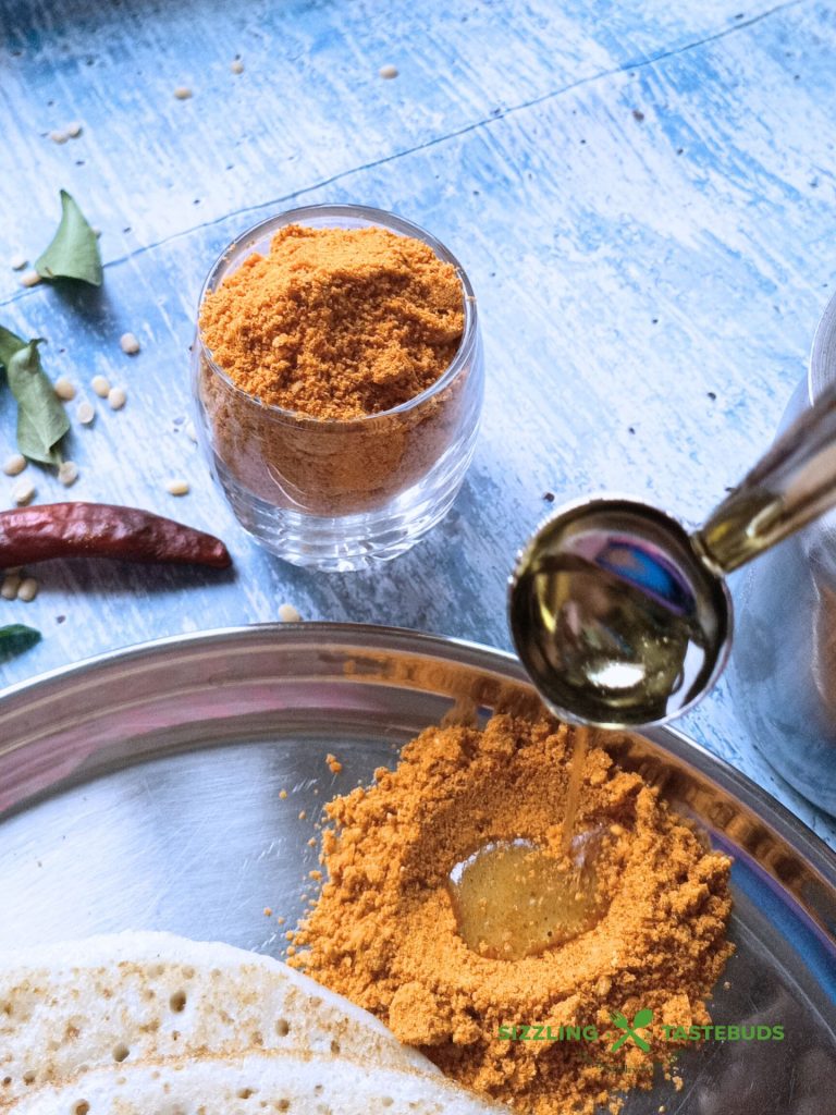 Milagai Podi Uthappam Recipe - Spicy Chilli Powder Pancake Recipe