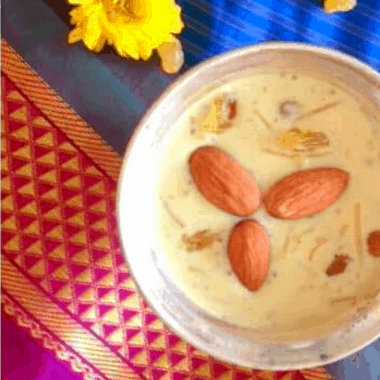 Badam Semiya Payasam is a sweet kheer or pudding made with roasted vermicelli, made with Durum Wheat and simmered in a thick flavoured almond rich milk, topped with nuts.