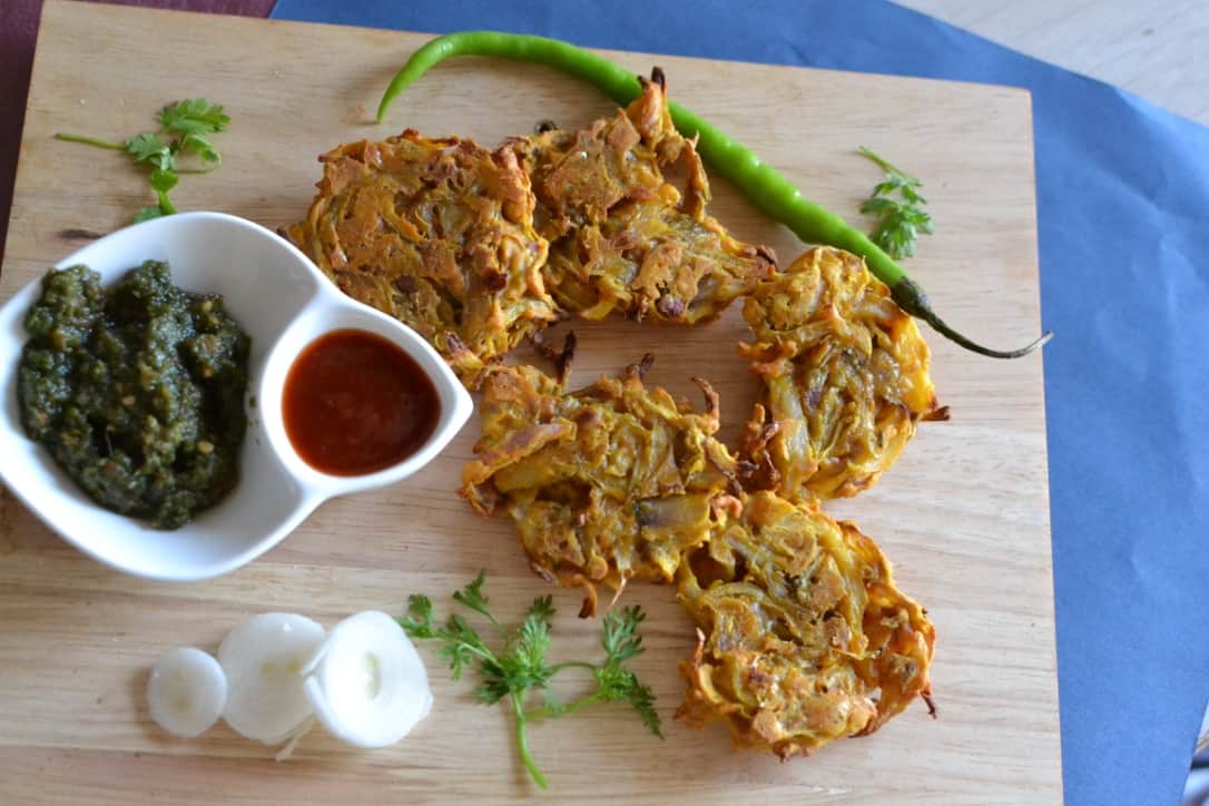 Baked Onion Pakora | Easy GF & Vegan Snacks - Sizzling Tastebuds