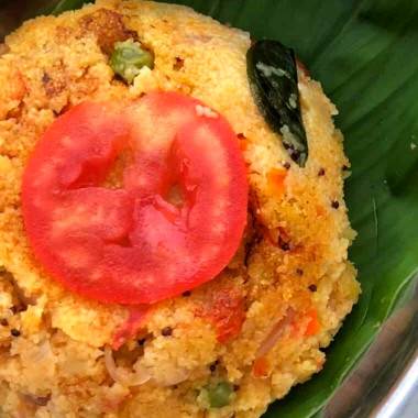 Kharabhath is a semolina based savory pudding made in Karnataka. It has vegetables added with a special spice mix. Eaten as breakfast or snack