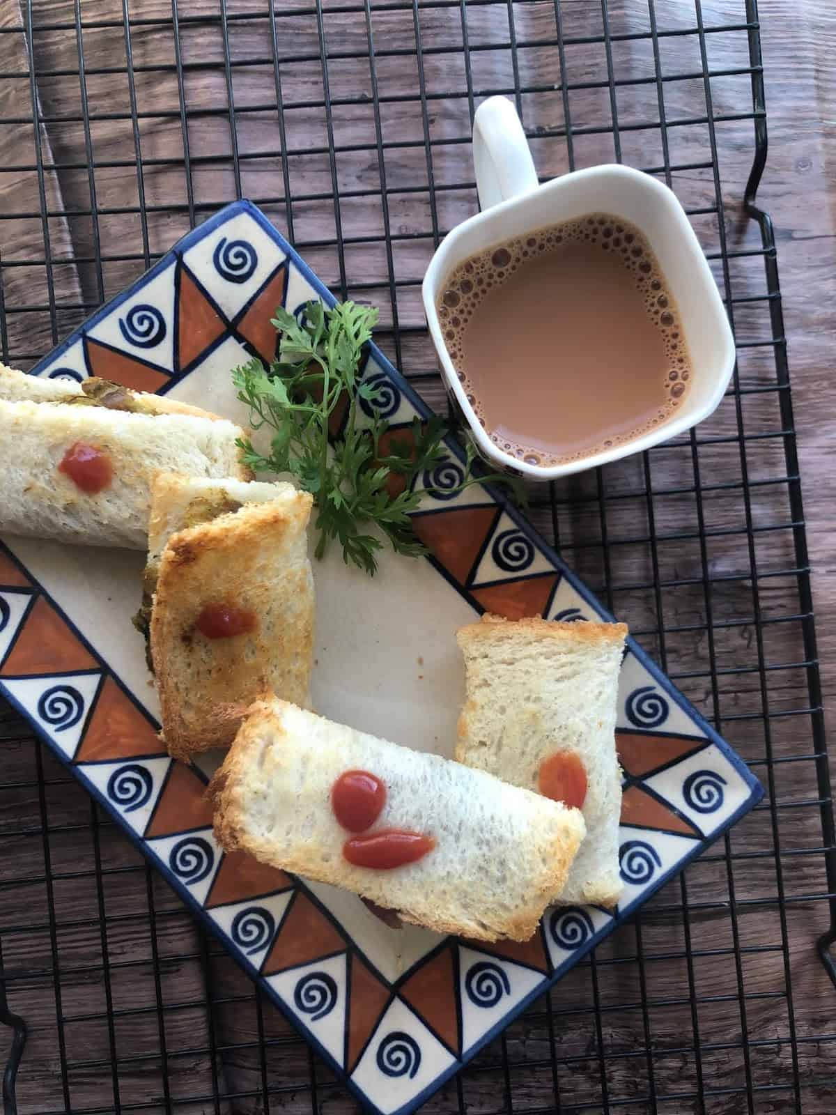 Baked Stuffed Bread Rolls are a quick and easy Vegan snack to put together. Great as appetisers for parties and snack box too !