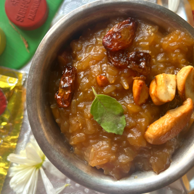 Brown Rice Chakkara Pongal is a delicious Brown Rice - Jaggery pudding made in Southern India for festivals and special ocassions. Served as an offering to the Gods.