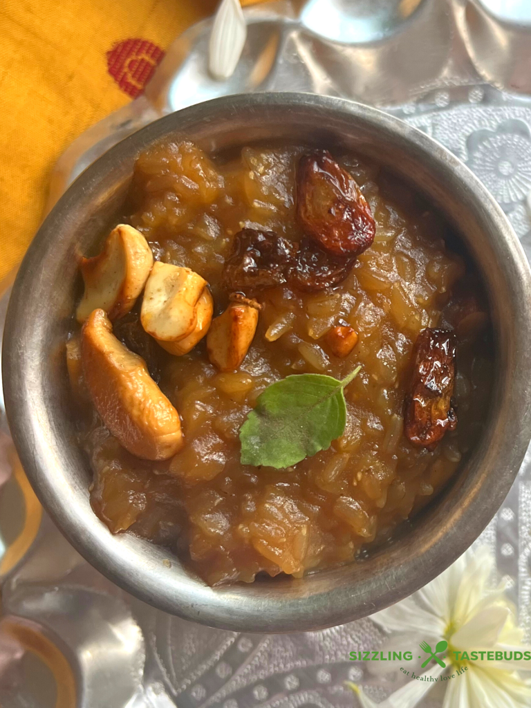 Brown Rice Chakkara Pongal is a delicious Brown Rice - Jaggery pudding made in Southern India for festivals and special ocassions. Served as an offering to the Gods. 