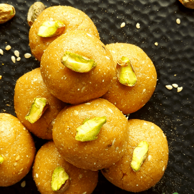 Magaz Til Laddu (Melon Seeds - Sesame Laddu)