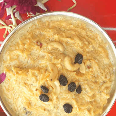 A creamy payasam or kheer made in the Instant Pot with roasted vermicelli, milk and nuts. Served at festivals or special occasions.