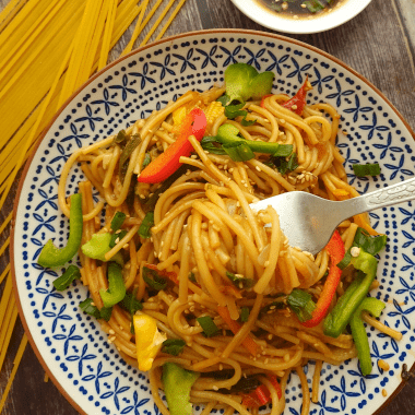 Instant Pot Asian Style Veg Noodles is a delicious One Pot meal. Makes for a great lunch / dinner / brunch option.