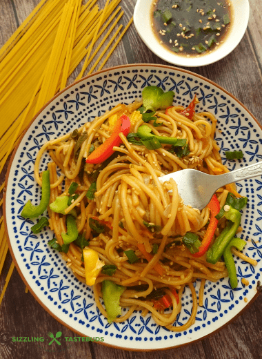 Instant Pot Asian Style Veg Noodles is a delicious One Pot meal. Makes for a great lunch / dinner / brunch option.