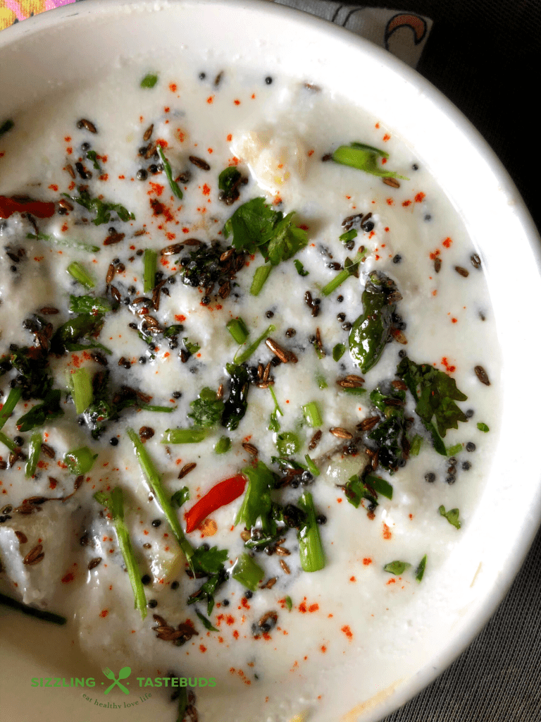 Adraki Rathaloo Raita refers to Sweet Potatoes stewed in a spiced ginger-yoghurt sauce. Eaten as a meal by itself or served with Pulav or Biryani