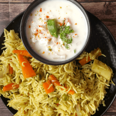 Instant Pot Darshini Style Veg Pulav is a delicious One Pot Meal made with Rice and Vegetables cooked in a special Spice paste.
