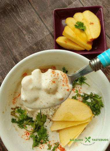 Apple Raita is an easy Raita or side dish with Apples in a mildly spiced yogurt sauce. Makes for an excellent side for Pulav/Biryani or as a meal by itself.