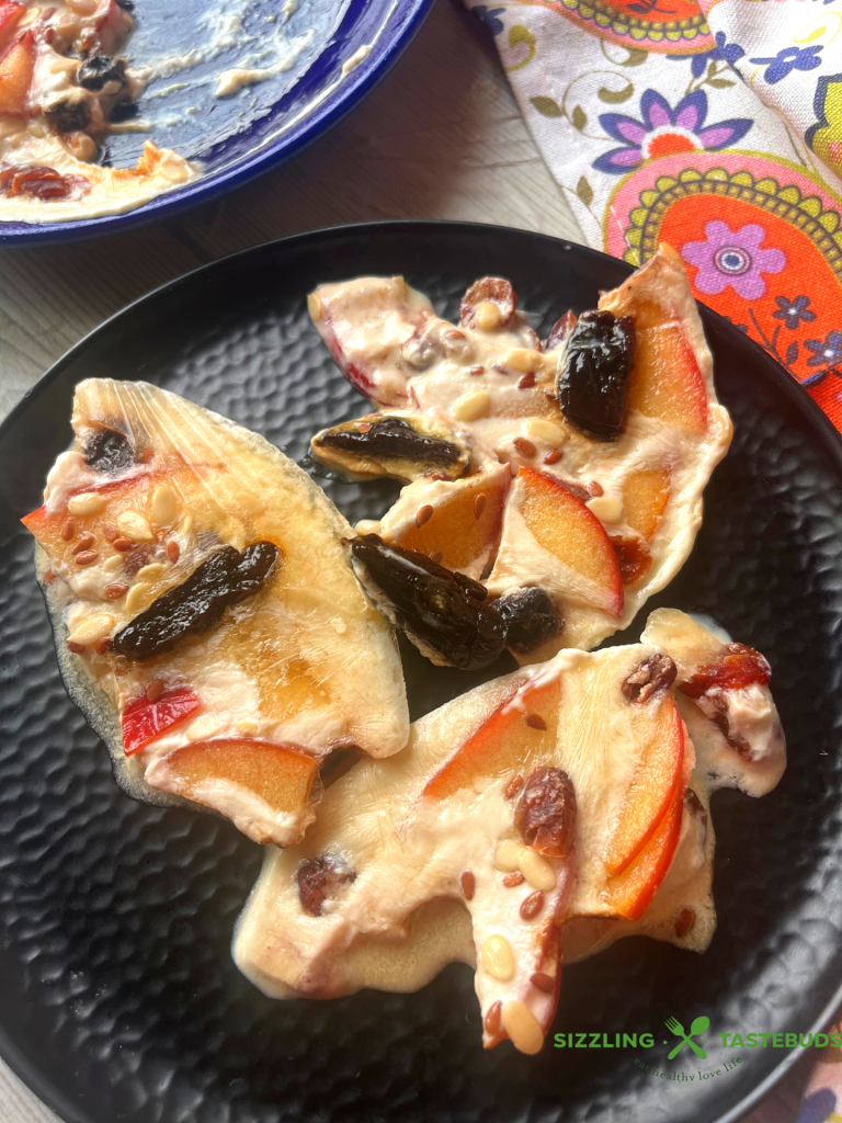 Fruit and Yogurt bark - Need we say more ?  A healthy Zero-Cook, Zero-oil snack that is totally delish and customisable. Plus makes for an attractive edible gft.