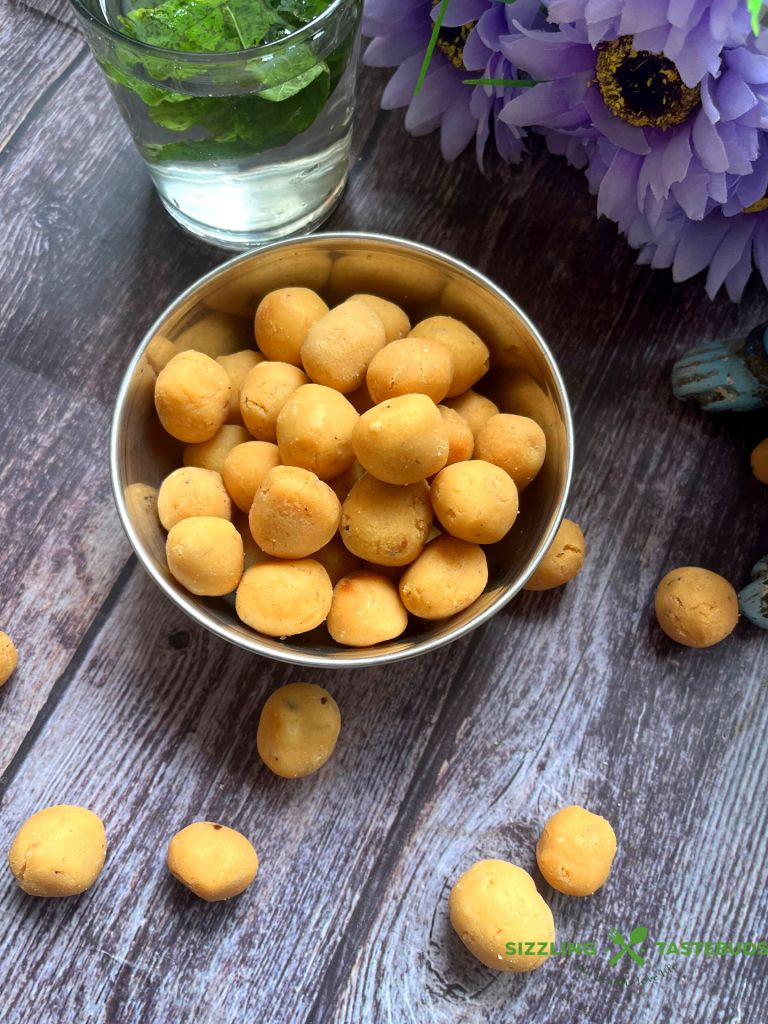 Thinai Seedai or Cheedai are crispy crunchy, deep fried savoury flour based snacks made with Millet flour , usually made for festivals like Krishna Janmashtami or served as a snack with tea or coffee.