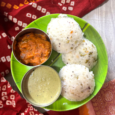 Sabbakki Idli or Sago Idli is a no grind, easy to make Idli using Tapioca / sago pearls. Tastes delicious with any spicy chutney or Sambar.