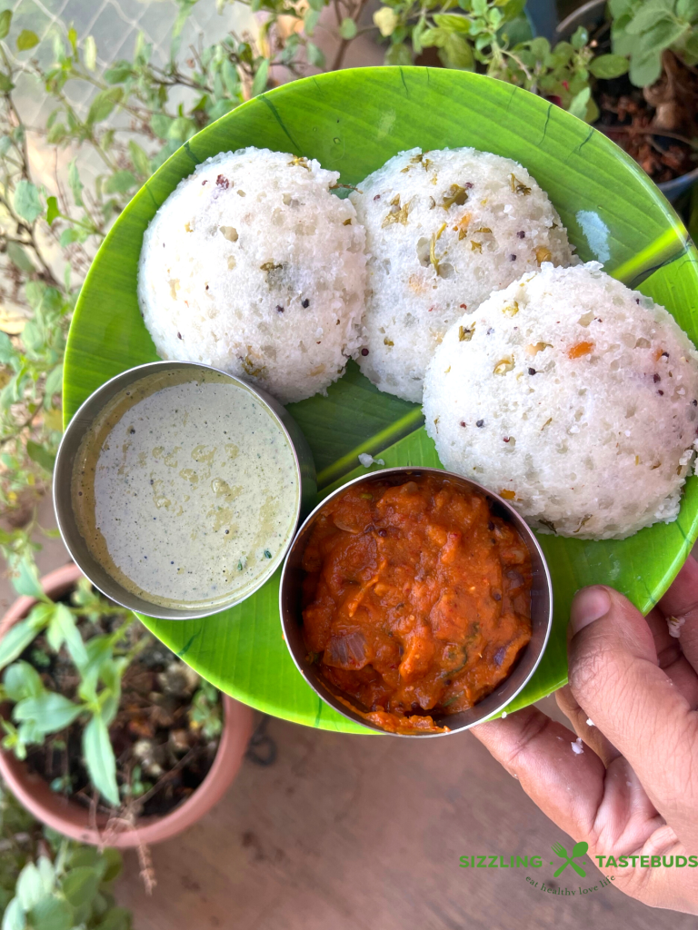 Sabbakki Idli or Sago Idli is a no grind, easy to make Idli using Tapioca / sago pearls. Tastes delicious with any spicy chutney or Sambar.