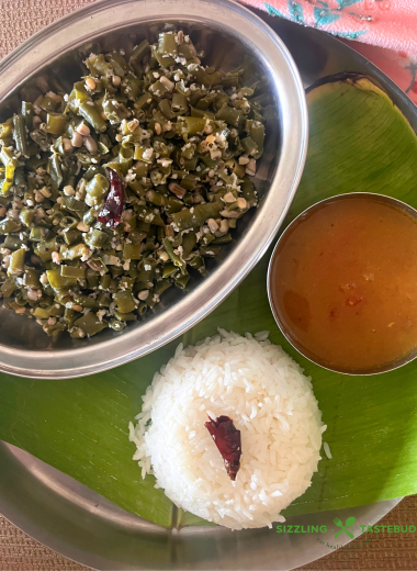 Achinga Payar Thoran refers to a no onion no garlic stir fry with long yard beans, tempered with coconut. Usually served with Rice + Sambhar or Rasam