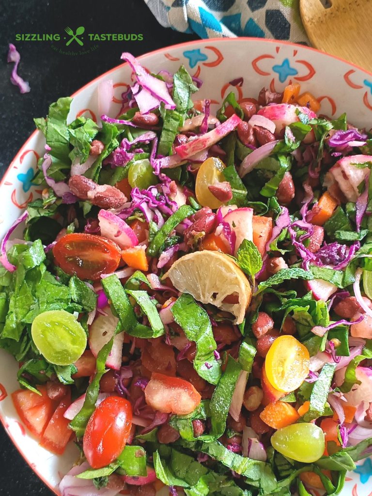 Bean Salad with Spinach and Mint Vinaigrette is a super delish Spring - Summer Salad that is perfect for brunch potluck or a quick filing snack.
