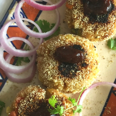 Vermicelli Cutlet is a makeover snack made from leftover millet vermicelli upma. Served as a snack or appetiser with ketchup or green chutney