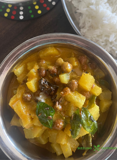 Konkani Kuvala Channe Ghashi or GSB Channe Ghashi is a coconut-based no onion no garlic curry made with black chickpeas, popular in Gaud Saraswat Brahmin cuisine.