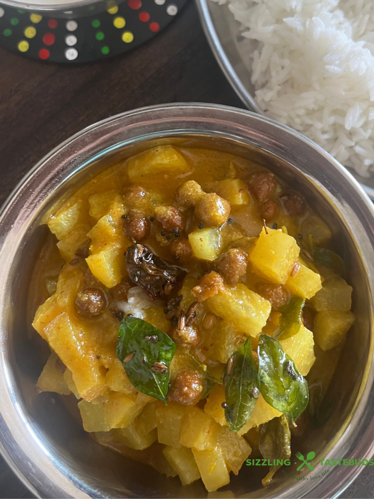 Konkani Kuvala Channe Ghashi or GSB Channe Ghashi is a coconut-based curry made with black chickpeas, popular in Gaud Saraswat Brahmin cuisine.