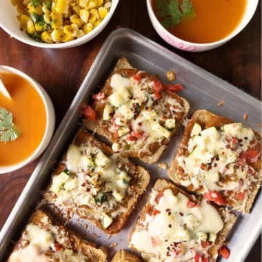 Pav Bhaji Pizza is a quick to make snack or light dinner with leftover pav bhaji masala and basic pantry essentials. Customisable as a Gluten Free or Vegan snack too.